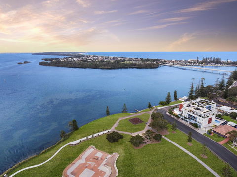 Lakeside Waterfront Apartment The Entrance - Great Ocean Road Tourism 18