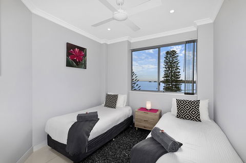 Lakeside Waterfront Apartment The Entrance - Great Ocean Road Tourism 9