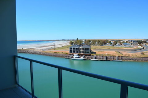 Wallaroo Marina Luxury Apartment - Great Ocean Road Tourism 6