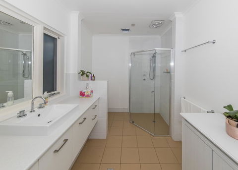 The Tudor House - Great Ocean Road Tourism 16