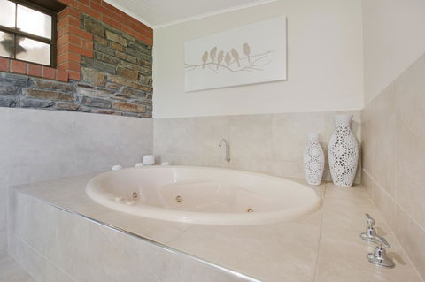 Stonewell Cottages And Vineyards - Great Ocean Road Tourism 23