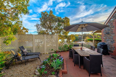 Stonewell Cottages And Vineyards - Great Ocean Road Tourism 7