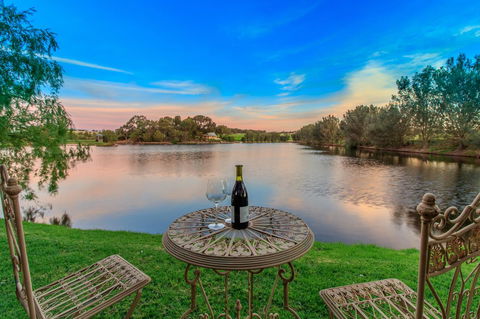Stonewell Cottages And Vineyards - Great Ocean Road Tourism 1