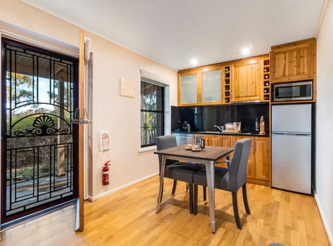 Stonewell Cottages And Vineyards - Great Ocean Road Tourism 12