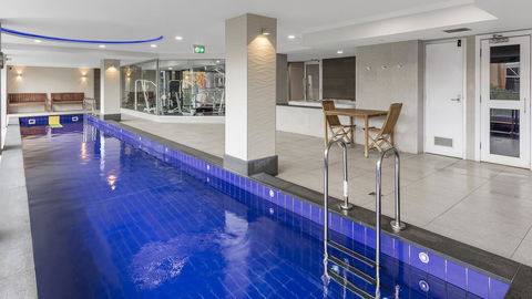 Oaks Adelaide Embassy Suites - Great Ocean Road Tourism 6