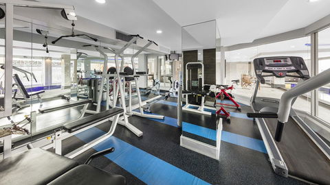 Oaks Adelaide Embassy Suites - Great Ocean Road Tourism 5