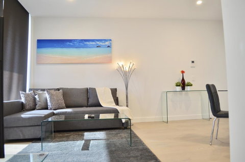 Whitmore SQ - Great Ocean Road Tourism 3