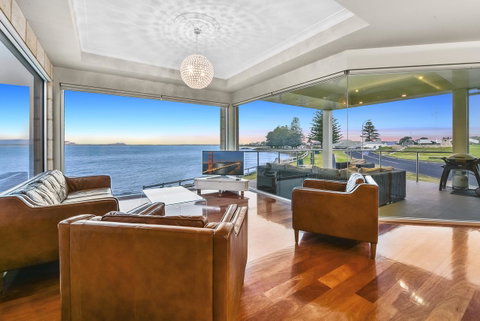 Aloha Waterfront Properties - Great Ocean Road Tourism 4