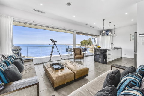 Aloha Waterfront Properties - Great Ocean Road Tourism 3