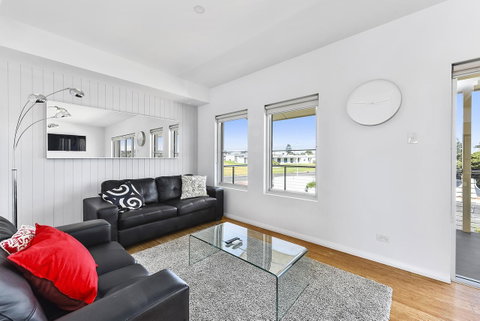 Aloha Waterfront Properties - Great Ocean Road Tourism 17