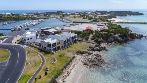 Aloha Waterfront Properties - Great Ocean Road Tourism 0