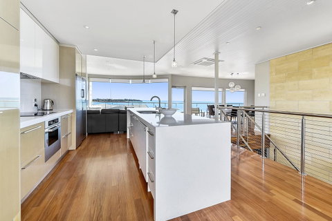 Aloha Waterfront Properties - Great Ocean Road Tourism 5