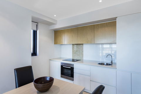 IStay Precinct Adelaide - Great Ocean Road Tourism 14