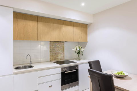 IStay Precinct Adelaide - Great Ocean Road Tourism 8