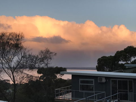 Sunrise On Falie Seaview Eco Accommodation - Great Ocean Road Tourism 28