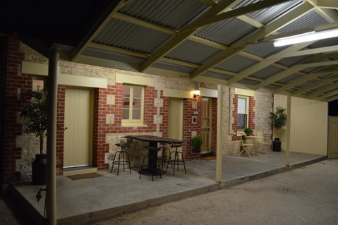 Two Cow Cottage Bed & Breakfast - Great Ocean Road Tourism 32