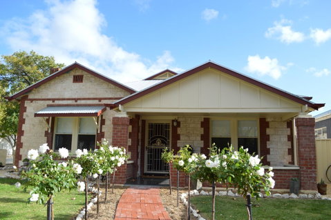 Two Cow Cottage Bed & Breakfast - Great Ocean Road Tourism 1