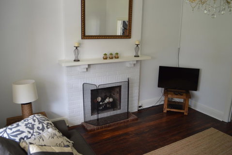 Two Cow Cottage Bed & Breakfast - Great Ocean Road Tourism 11