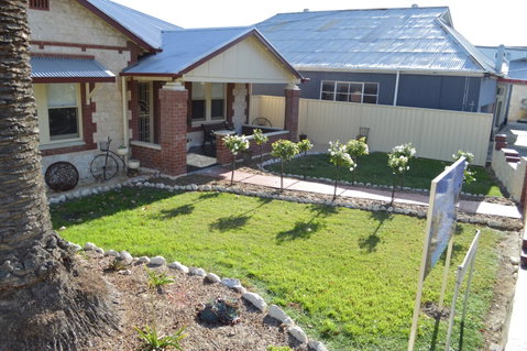 Two Cow Cottage Bed & Breakfast - Great Ocean Road Tourism 18