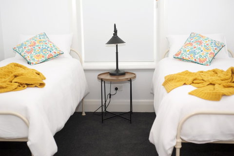 Two Cow Cottage Bed & Breakfast - Great Ocean Road Tourism 29