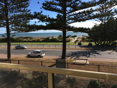 Adelaide - Semaphore Beach Front - Great Ocean Road Tourism 23
