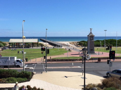 Adelaide - Semaphore Beach Front - Great Ocean Road Tourism 25