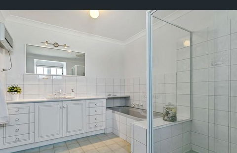 Angaston House - Great Ocean Road Tourism 14