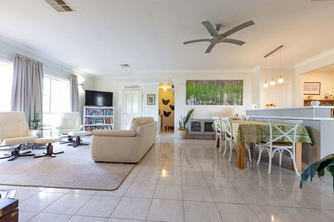 Angaston House - Great Ocean Road Tourism 1