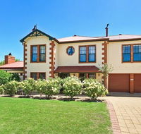 Wine and Roses Bed and Breakfast - Great Ocean Road Tourism