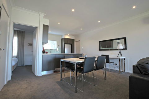 Adelaide DressCircle Apartments - Archer Street - Great Ocean Road Tourism 8