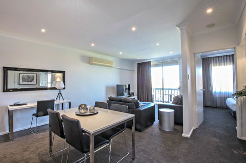 Adelaide DressCircle Apartments - Archer Street - Great Ocean Road Tourism 0