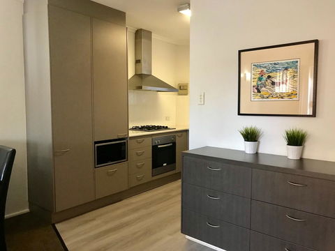 Adelaide DressCircle Apartments - Archer Street - Great Ocean Road Tourism 1