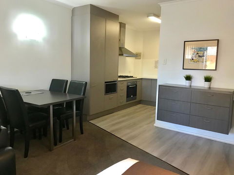 Adelaide DressCircle Apartments - Archer Street - Great Ocean Road Tourism 5