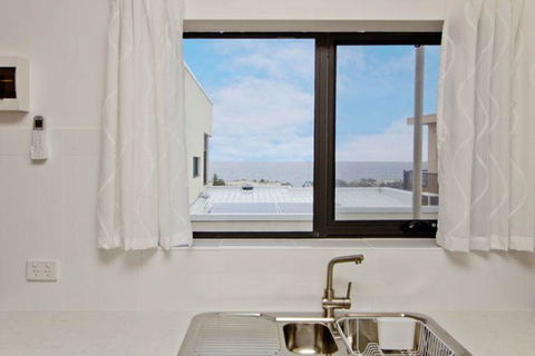 Atlantic West Beach Apartments - Great Ocean Road Tourism 12