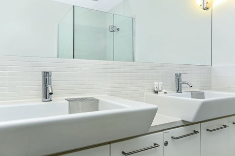 Breeze Beachfront Apartment - Great Ocean Road Tourism 16