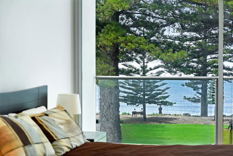 Breeze Beachfront Apartment - Great Ocean Road Tourism 11