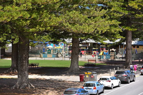 Breeze Beachfront Apartment - Great Ocean Road Tourism 1