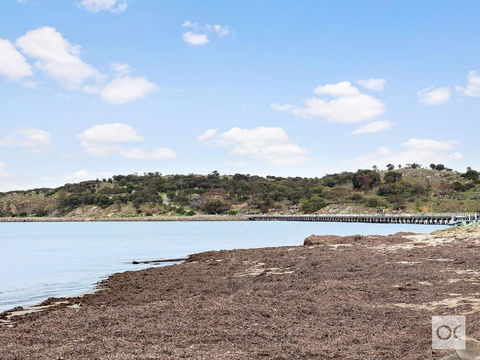 Breeze Beachfront Apartment - Great Ocean Road Tourism 22