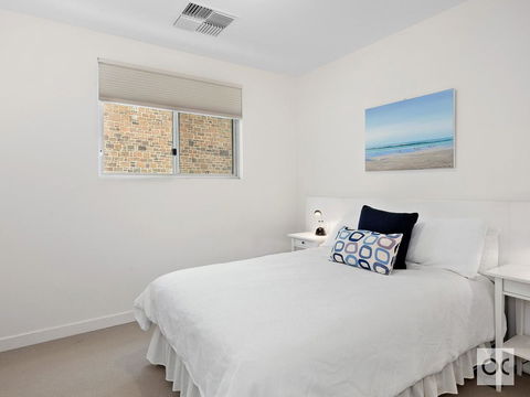 Breeze Beachfront Apartment - Great Ocean Road Tourism 32