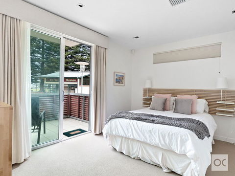 Breeze Beachfront Apartment - Great Ocean Road Tourism 29