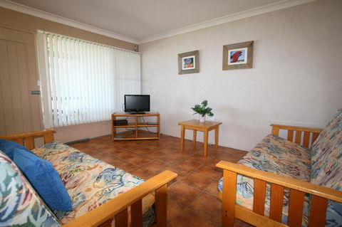 Lake Edge Apartments - Great Ocean Road Tourism 15