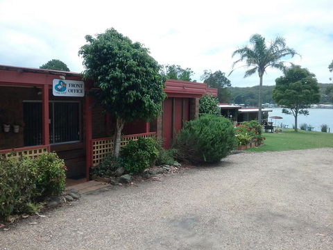 Lake Edge Apartments - Great Ocean Road Tourism 1