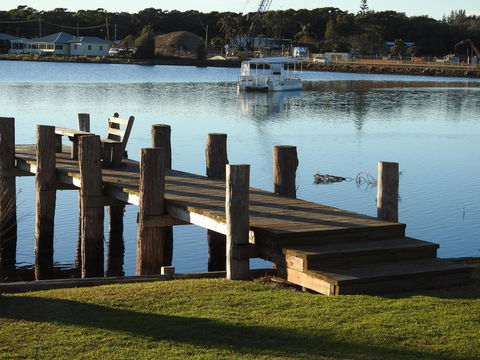 Lake Edge Apartments - Great Ocean Road Tourism 21