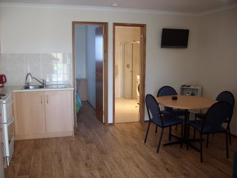 Jacko's Holiday Cabins - Great Ocean Road Tourism 3