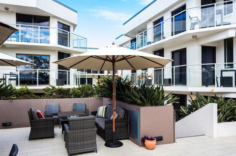 Bayview Beachfront Apartments, In Town Right On The Beach - Great Ocean Road Tourism 26