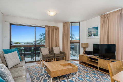 Bayview Beachfront Apartments, In Town Right On The Beach - Great Ocean Road Tourism 35
