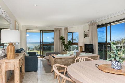 Bayview Beachfront Apartments, In Town Right On The Beach - Great Ocean Road Tourism 30
