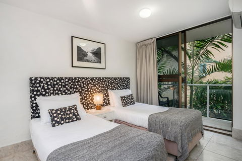 Bayview Beachfront Apartments, In Town Right On The Beach - Great Ocean Road Tourism 39