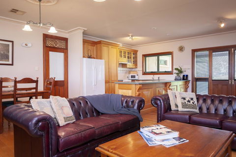 Angaston Saleyards Luxury Accommodation - Great Ocean Road Tourism 5