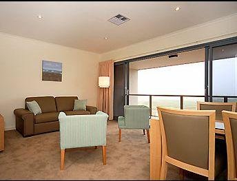 Lady Bay Hotel - Great Ocean Road Tourism 6